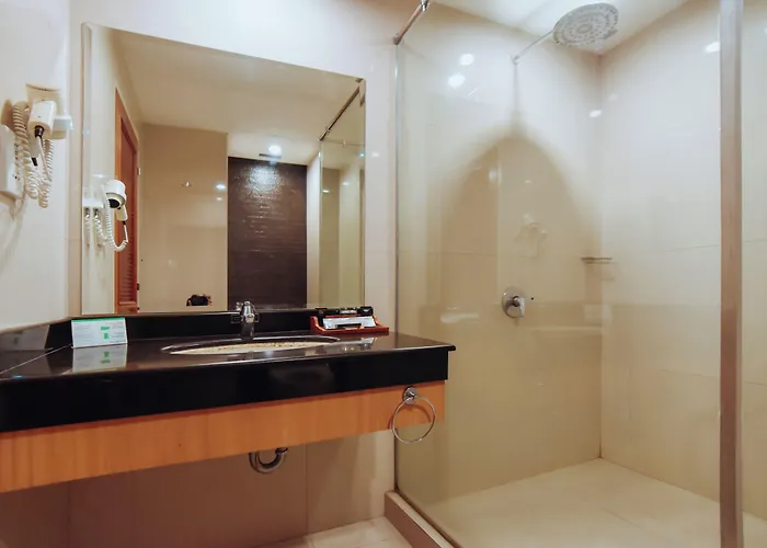 Surabaya Suites Hotel Powered By Archipelago